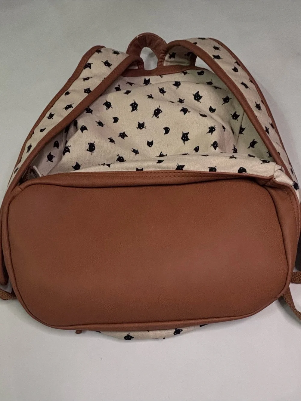 Canvas Cat Print Drawstring Backpack with Brown Faux Leather Trim